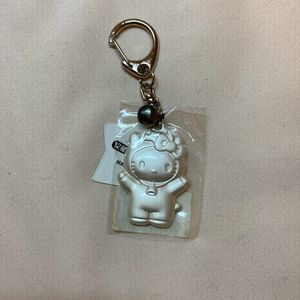 hello kitty silver keychain